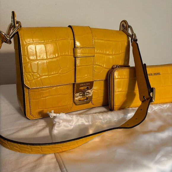 Rare Michael Kors Yellow Leather Handbag with matching wallet and a dust bag - Picture 2 of 16